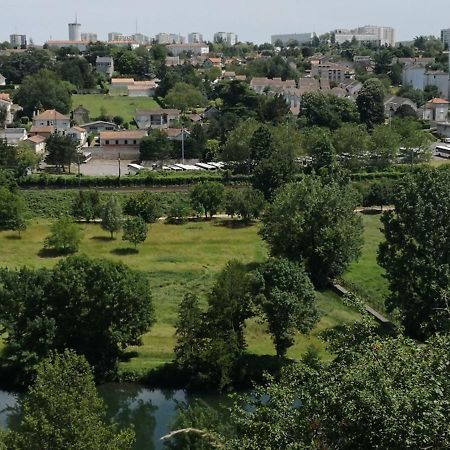 Appartement Meuble Proche Du Futuroscope Poitiers Ngoại thất bức ảnh
