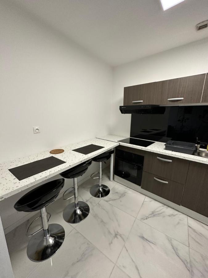 Appartement Meuble Proche Du Futuroscope Poitiers Ngoại thất bức ảnh